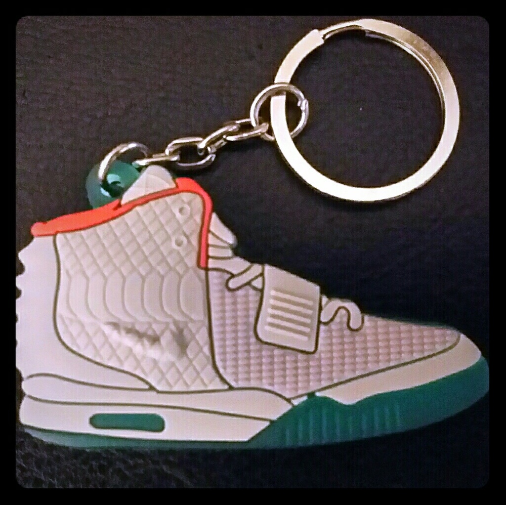 New Adidas Yeezy Keychain Bundle 3 for 20% Off